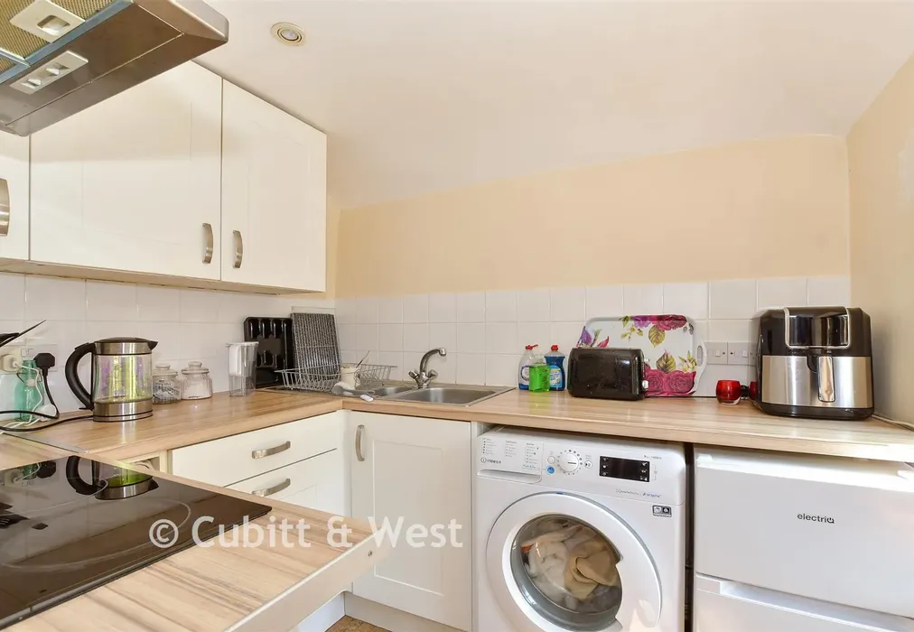 Kitchen - Petworth Road, Kirdford, Billingshurst, West Sussex - Wards of Kent