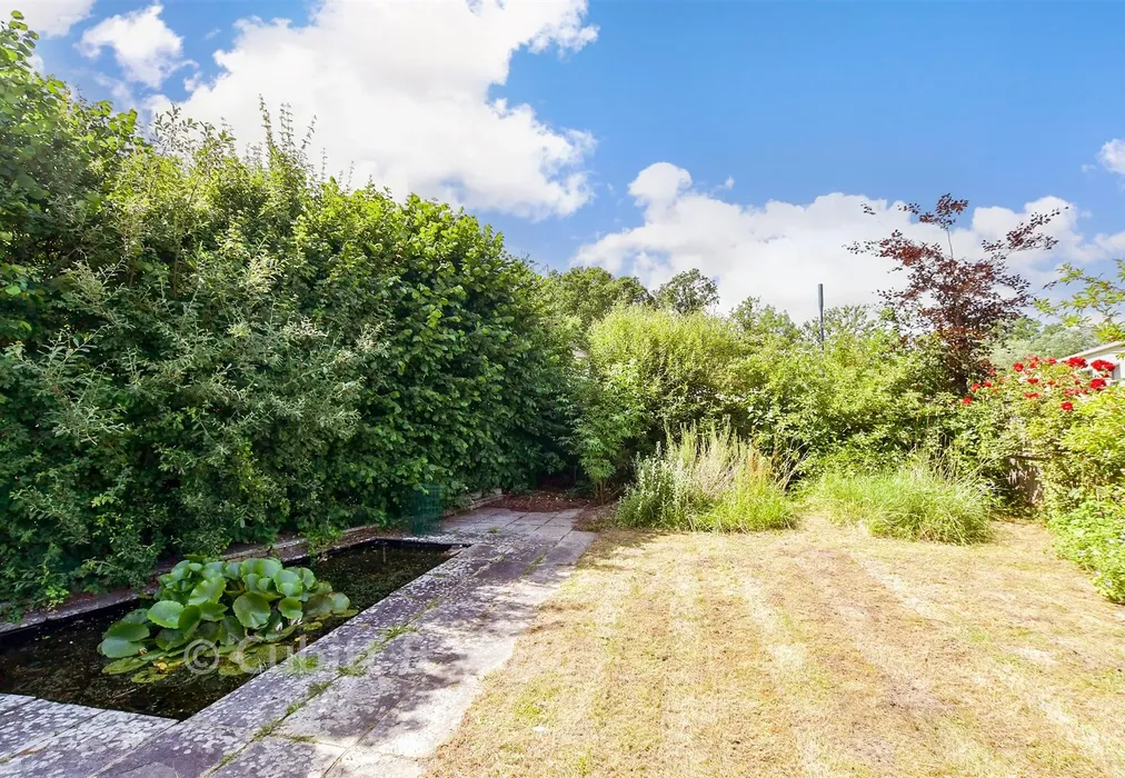 Rear Garden - Petworth Road, Kirdford, Billingshurst, West Sussex - Wards of Kent