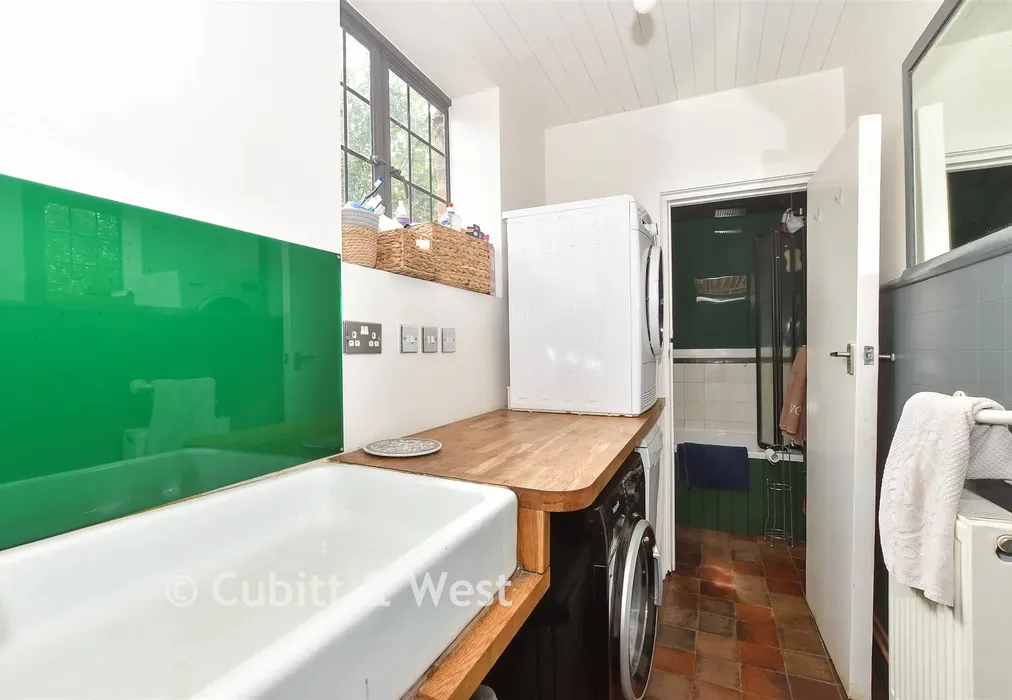 Utility Room - Edenbridge Road, Hartfield, East Sussex - Wards of Kent