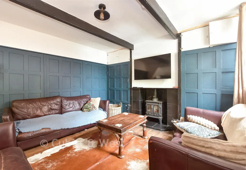 Snug - Edenbridge Road, Hartfield, East Sussex - Wards of Kent