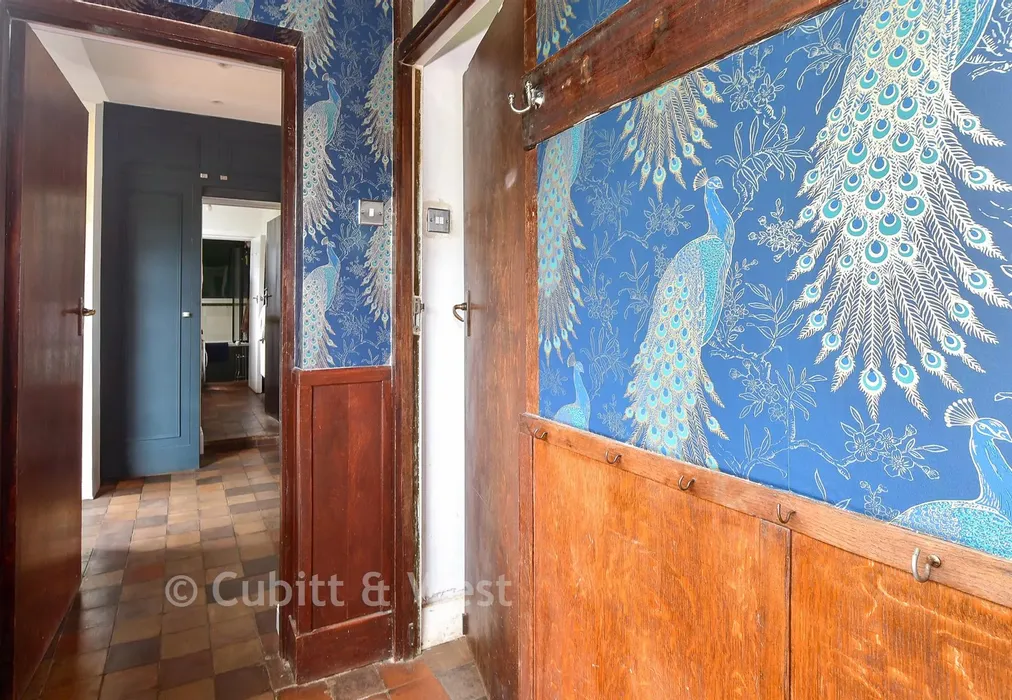 Hallway - Edenbridge Road, Hartfield, East Sussex - Wards of Kent