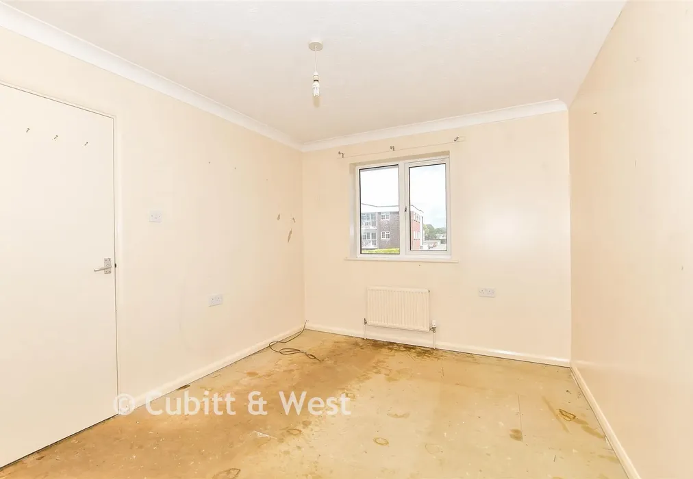Bedroom 1 - Westfield Avenue, Hayling Island, Hampshire - Wards of Kent