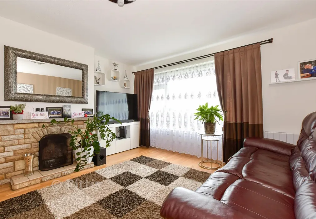 Lounge - Venner Avenue, Cowes, Isle of Wight - Wards of Kent