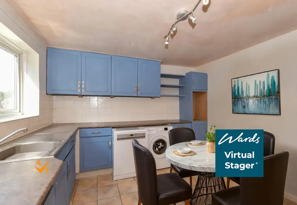 Kitchen/Breakfast Room (Modern style) - Wye Road, Tonbridge, Kent - Wards of Kent