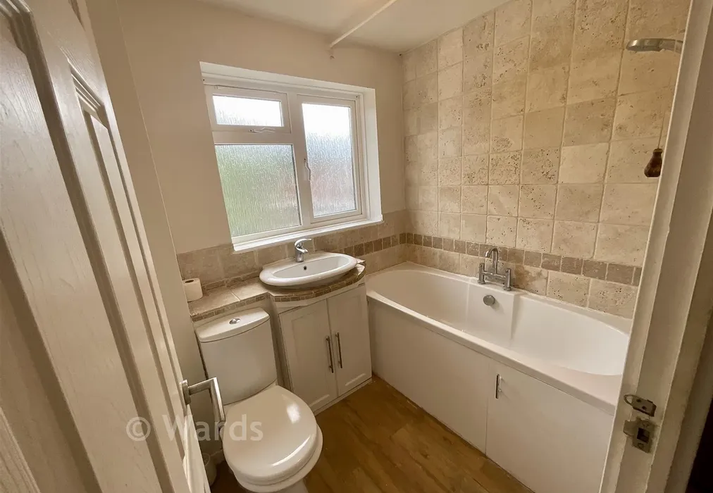 Bathroom * - Wye Road, Tonbridge, Kent - Wards of Kent