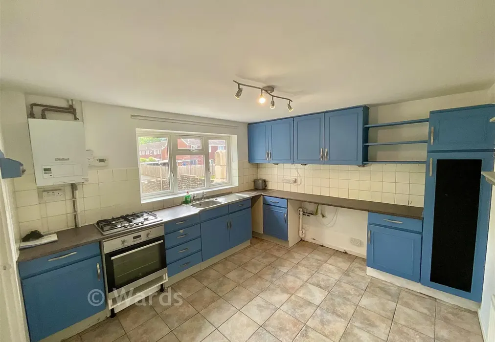 Kitchen * - Wye Road, Tonbridge, Kent - Wards of Kent