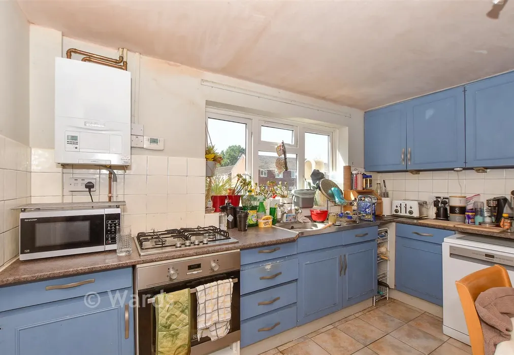 Kitchen/Breakfast Room - Wye Road, Tonbridge, Kent - Wards of Kent