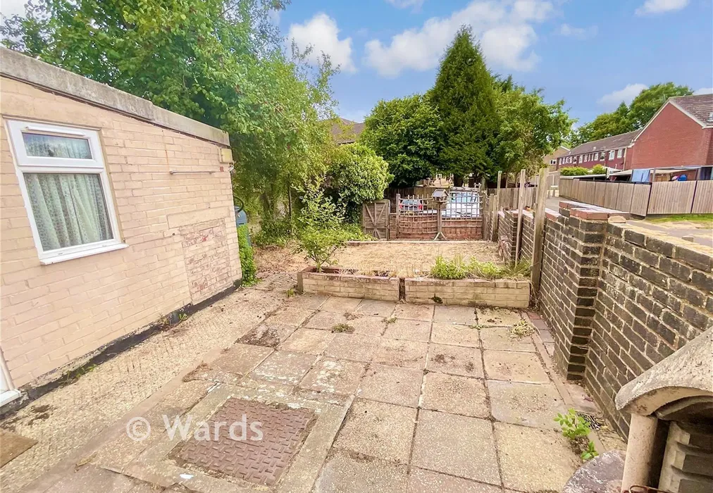 Rear Garden * - Wye Road, Tonbridge, Kent - Wards of Kent