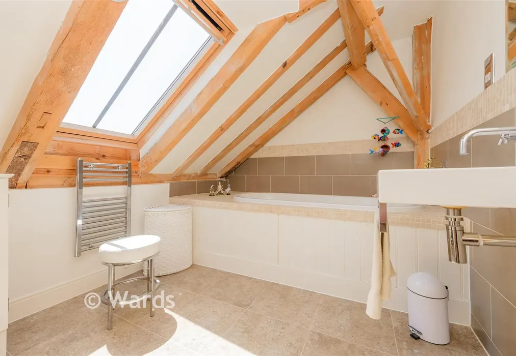 Bathroom - High Street, Farningham, Dartford, Kent - Wards of Kent