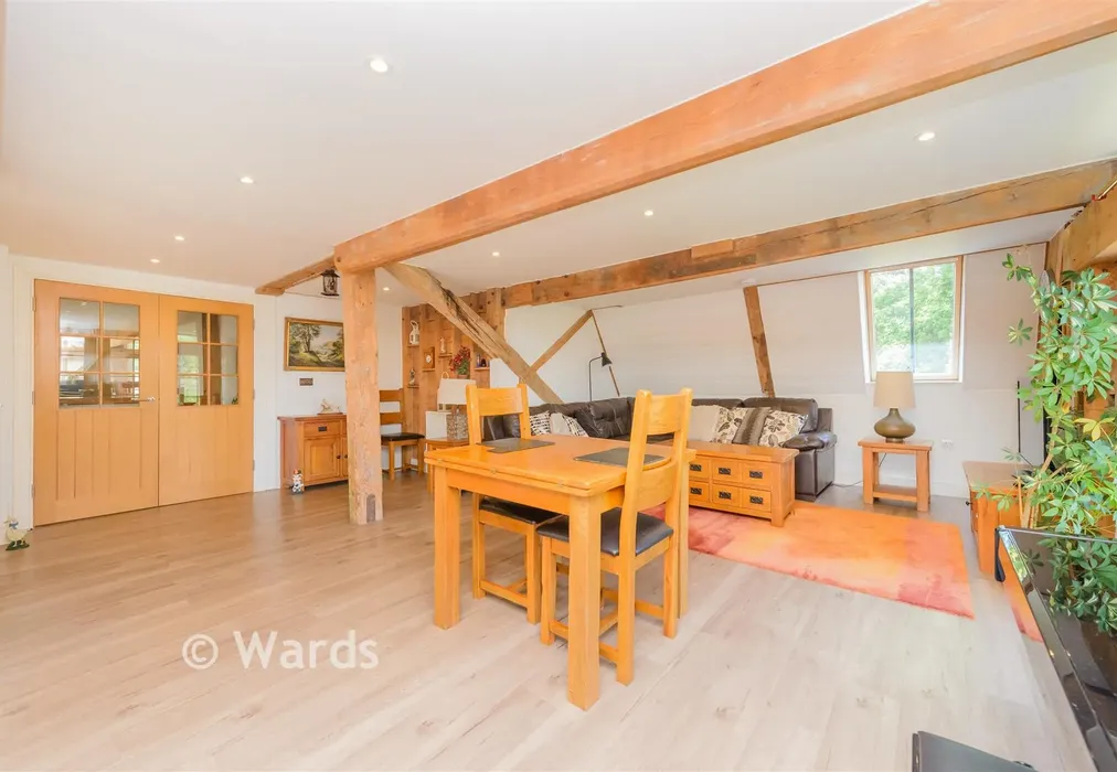 Lounge - High Street, Farningham, Dartford, Kent - Wards of Kent