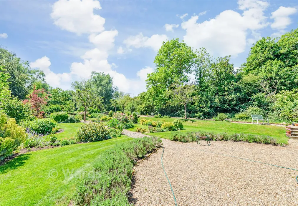 Communal Gardens - High Street, Farningham, Dartford, Kent - Wards of Kent
