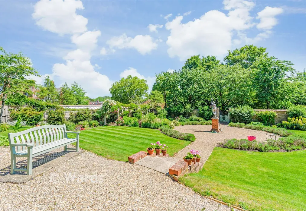 Communal Gardens - High Street, Farningham, Dartford, Kent - Wards of Kent