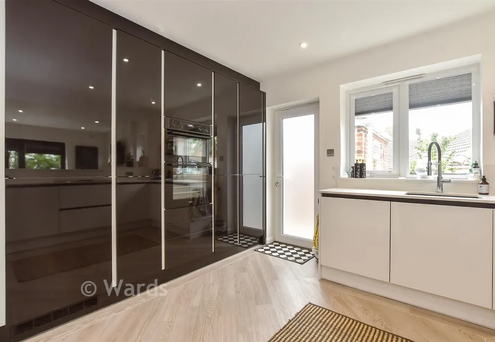 Kitchen - Richmond Road, Whitstable, Kent - Wards of Kent