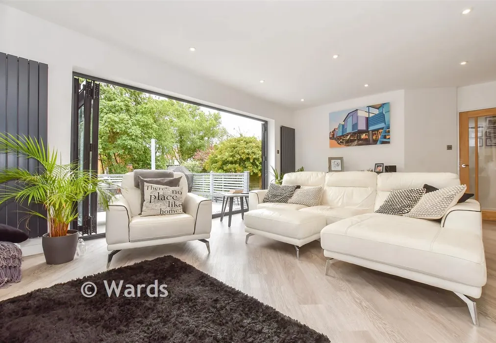Internal Lifestyle Photograph - Richmond Road, Whitstable, Kent - Wards of Kent