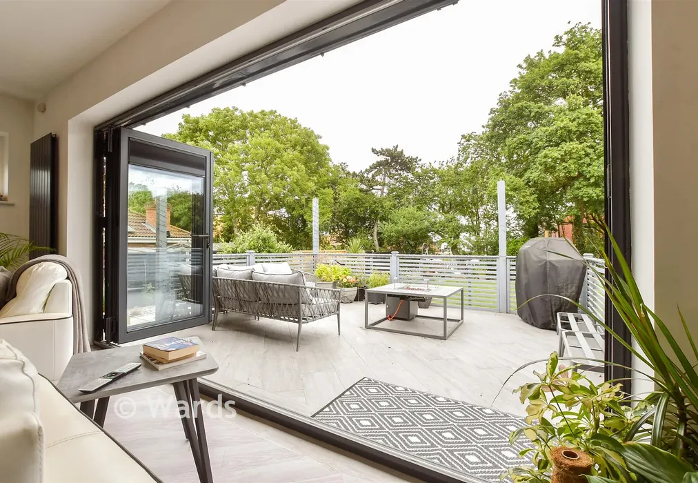 Internal Lifestyle Photograph - Richmond Road, Whitstable, Kent - Wards of Kent