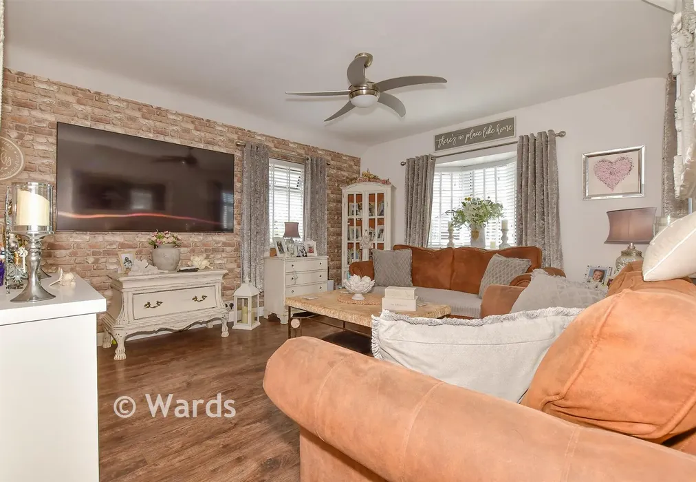 Lounge - Willow Tree Close, Herne Bay, Kent - Wards of Kent