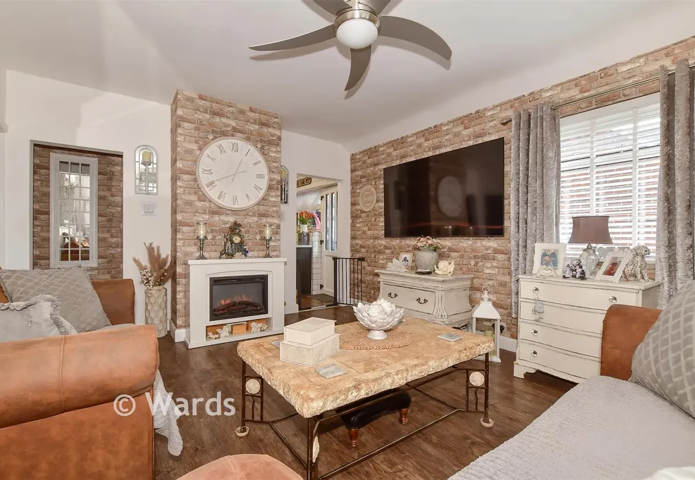 Lounge - Willow Tree Close, Herne Bay, Kent - Wards of Kent