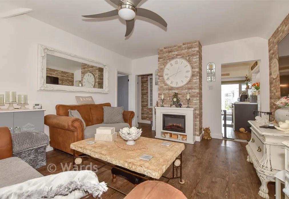 Lounge - Willow Tree Close, Herne Bay, Kent - Wards of Kent