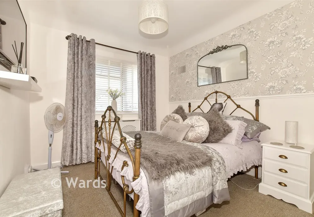 Bedroom 1 - Willow Tree Close, Herne Bay, Kent - Wards of Kent