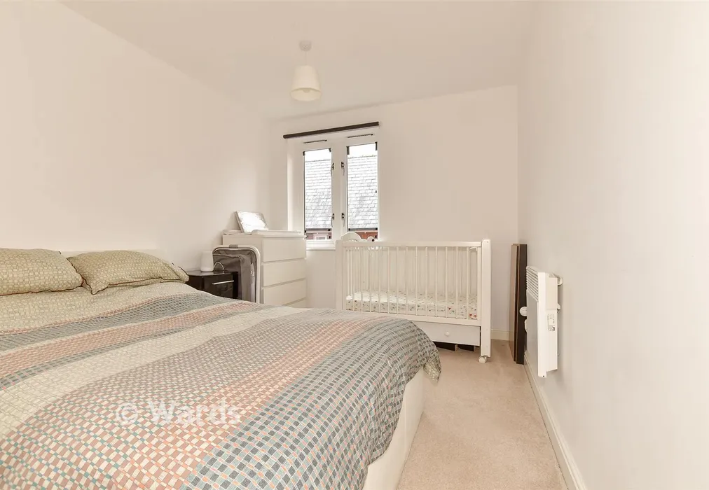 Bedroom 2 - Great Stour Mews, Canterbury, Kent - Wards of Kent