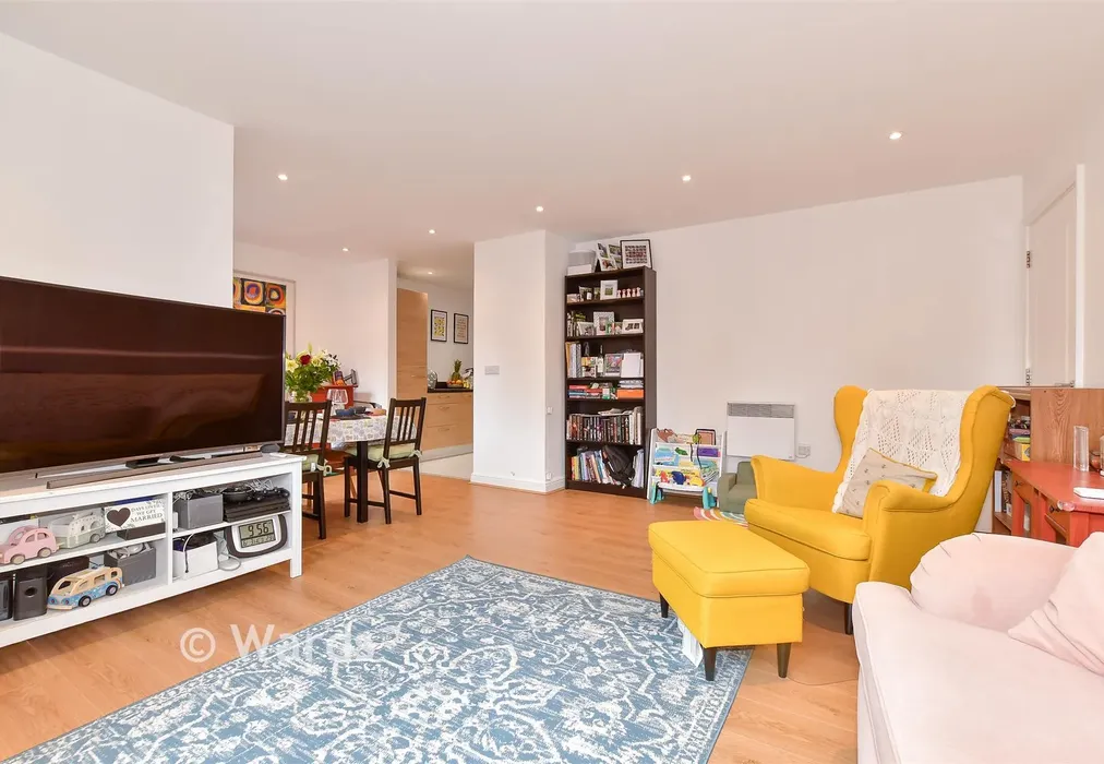 Lounge/Diner - Great Stour Mews, Canterbury, Kent - Wards of Kent