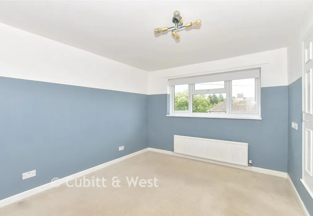 Bedroom 1 - Blackwell Farm Road, East Grinstead, West Sussex - Wards of Kent