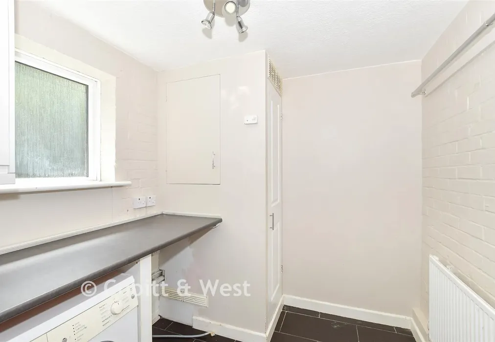Utility Area - Blackwell Farm Road, East Grinstead, West Sussex - Wards of Kent