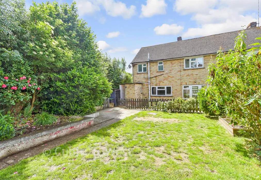 Rear Garden - Blackwell Farm Road, East Grinstead, West Sussex - Wards of Kent