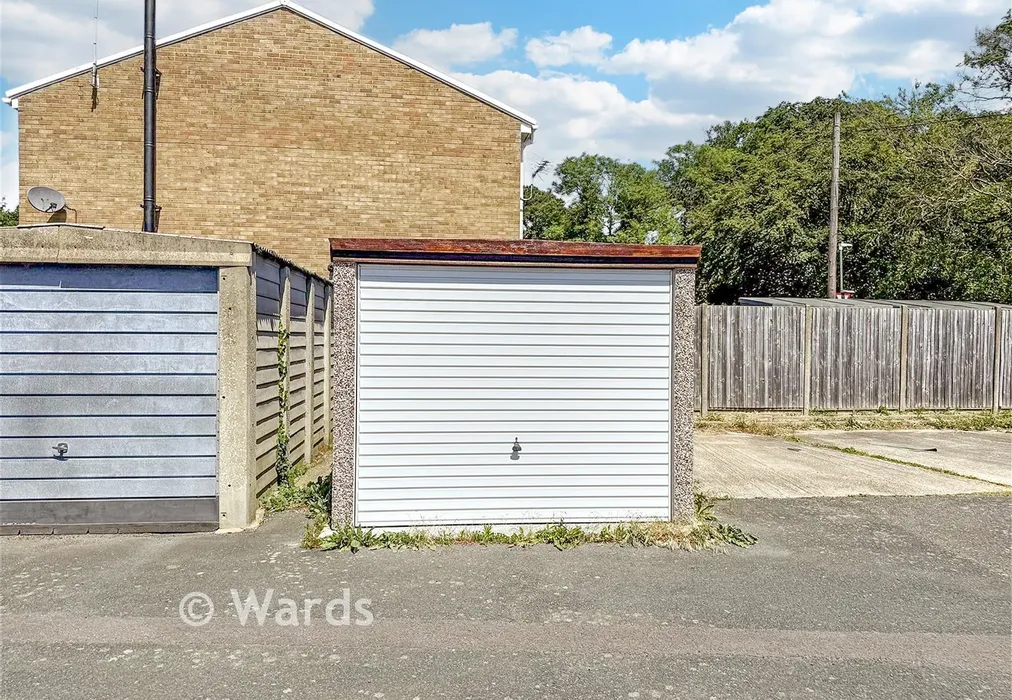 Garage Front - Orchard Road, Eastry, Kent - Wards of Kent