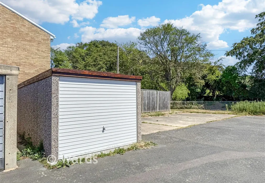 Garage Front 2 - Orchard Road, Eastry, Kent - Wards of Kent