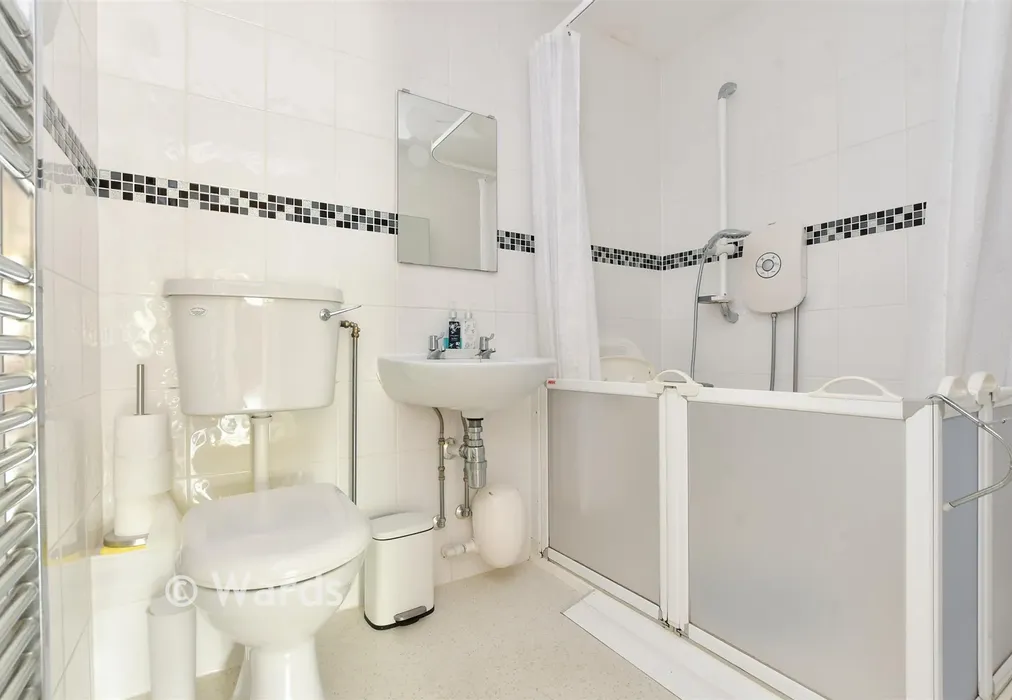 Shower Room - Lyell Road, Birchington, Kent - Wards of Kent