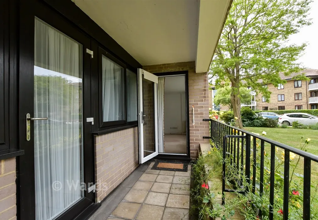 Balcony - Lyell Road, Birchington, Kent - Wards of Kent