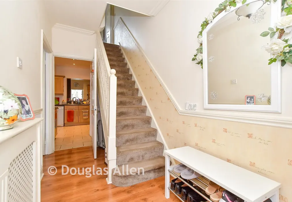 Hallway - Globe Road, Hornchurch, Essex - Wards of Kent