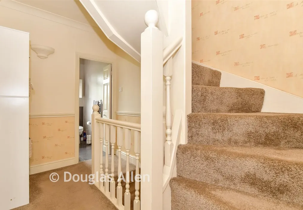 Landing - Globe Road, Hornchurch, Essex - Wards of Kent