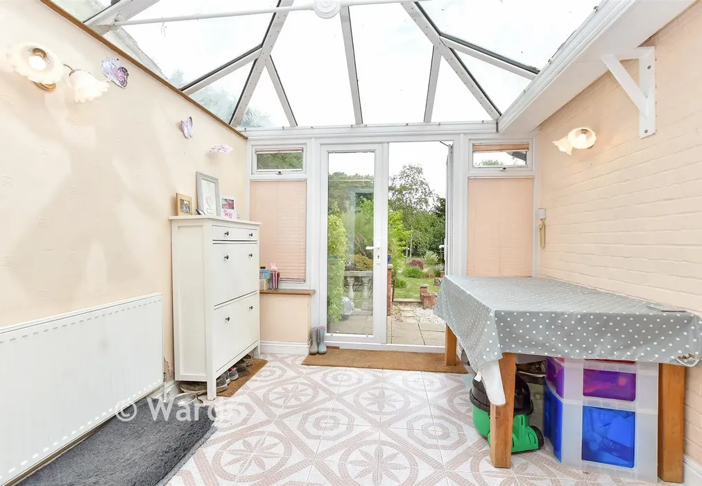 Conservatory - London Road, Faversham, Kent - Wards of Kent