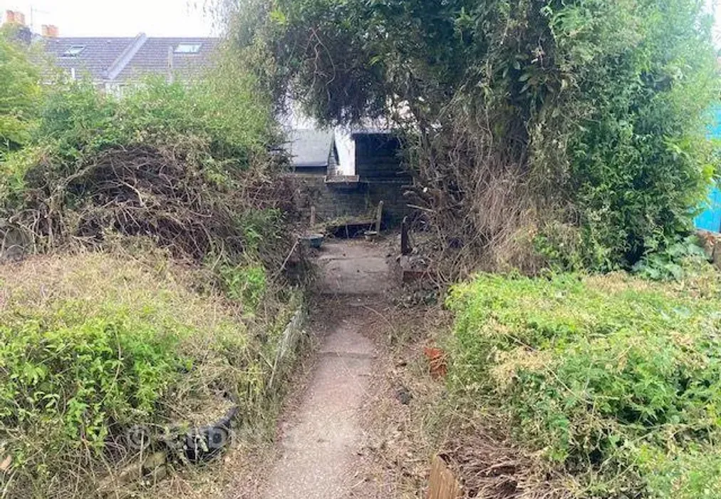 Garden - Velder Avenue, Southsea, Hampshire - Wards of Kent