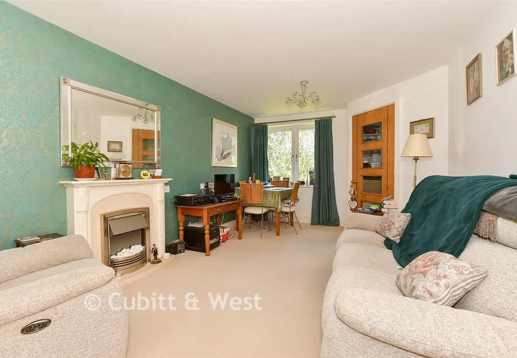 Lounge / Dining Room  - Station Road, Petworth, West Sussex - Wards of Kent
