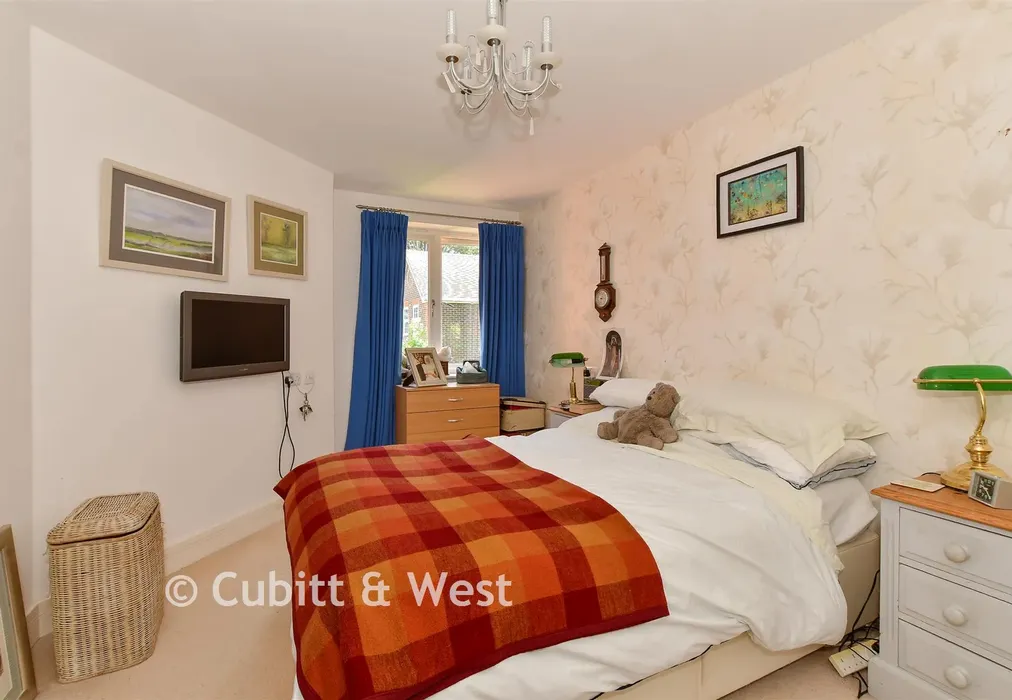 Bedroom - Station Road, Petworth, West Sussex - Wards of Kent