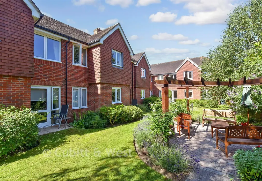 Communal Gardens - Station Road, Petworth, West Sussex - Wards of Kent