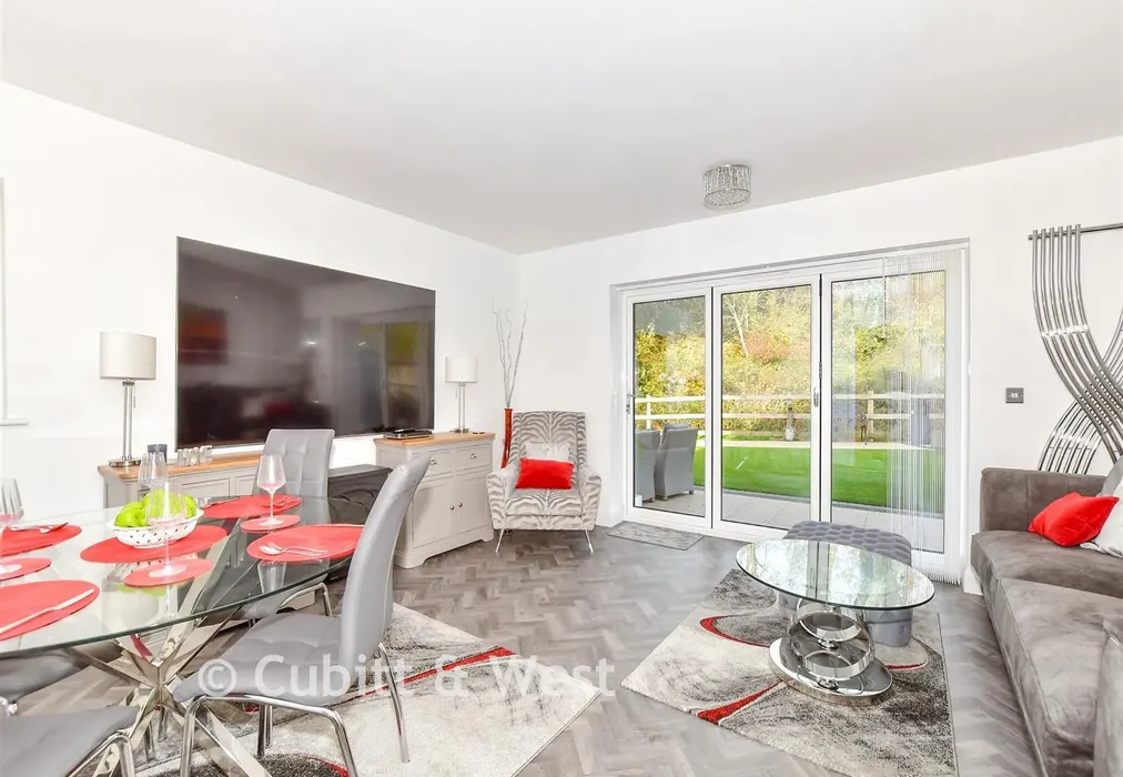 Lounge - Hazel Close, Walberton, Arundel, West Sussex - Wards of Kent