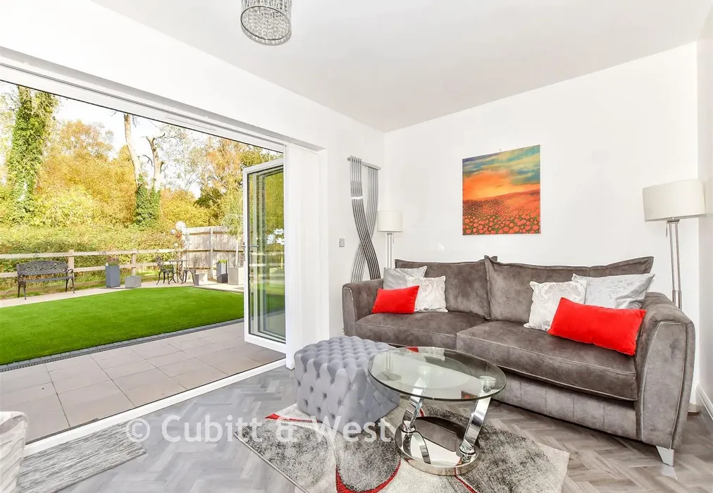 Lounge - Hazel Close, Walberton, Arundel, West Sussex - Wards of Kent