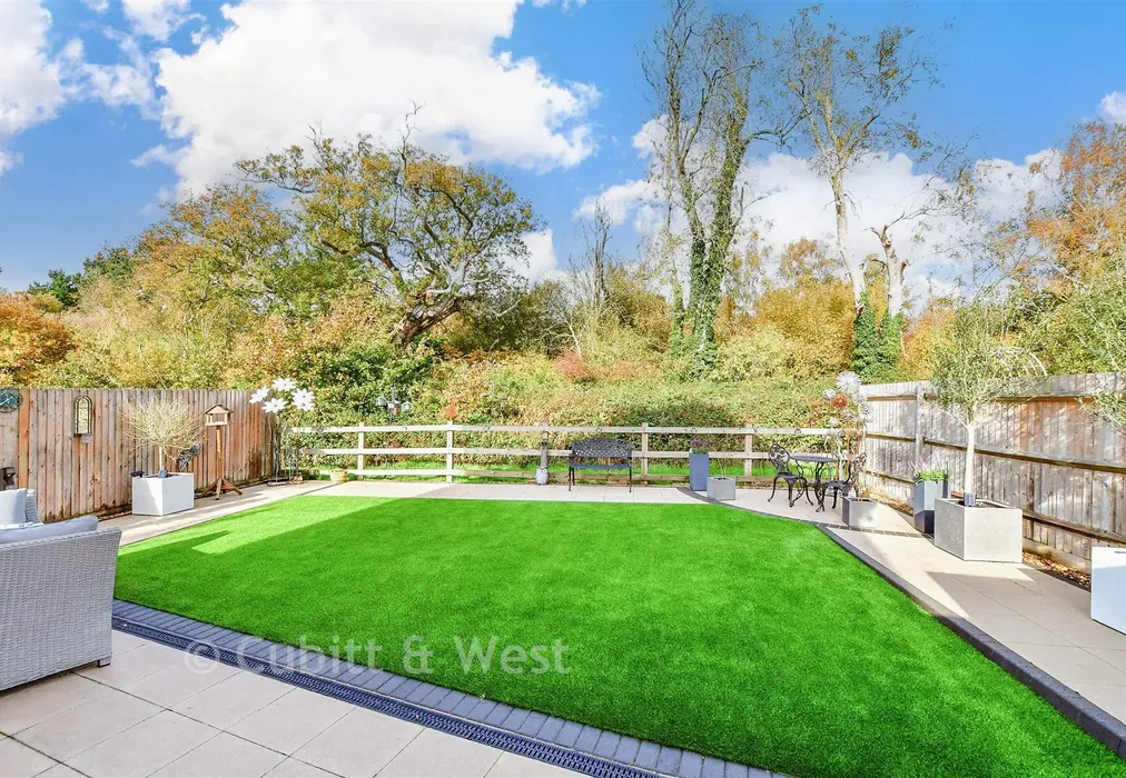 Rear Garden - Hazel Close, Walberton, Arundel, West Sussex - Wards of Kent