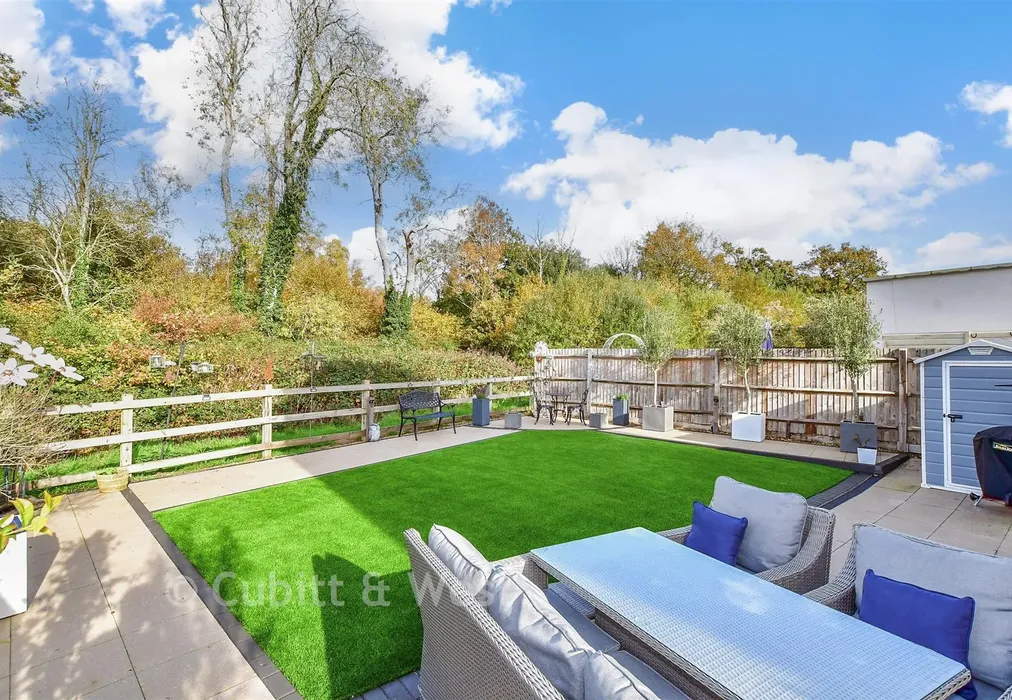 Rear Garden - Hazel Close, Walberton, Arundel, West Sussex - Wards of Kent