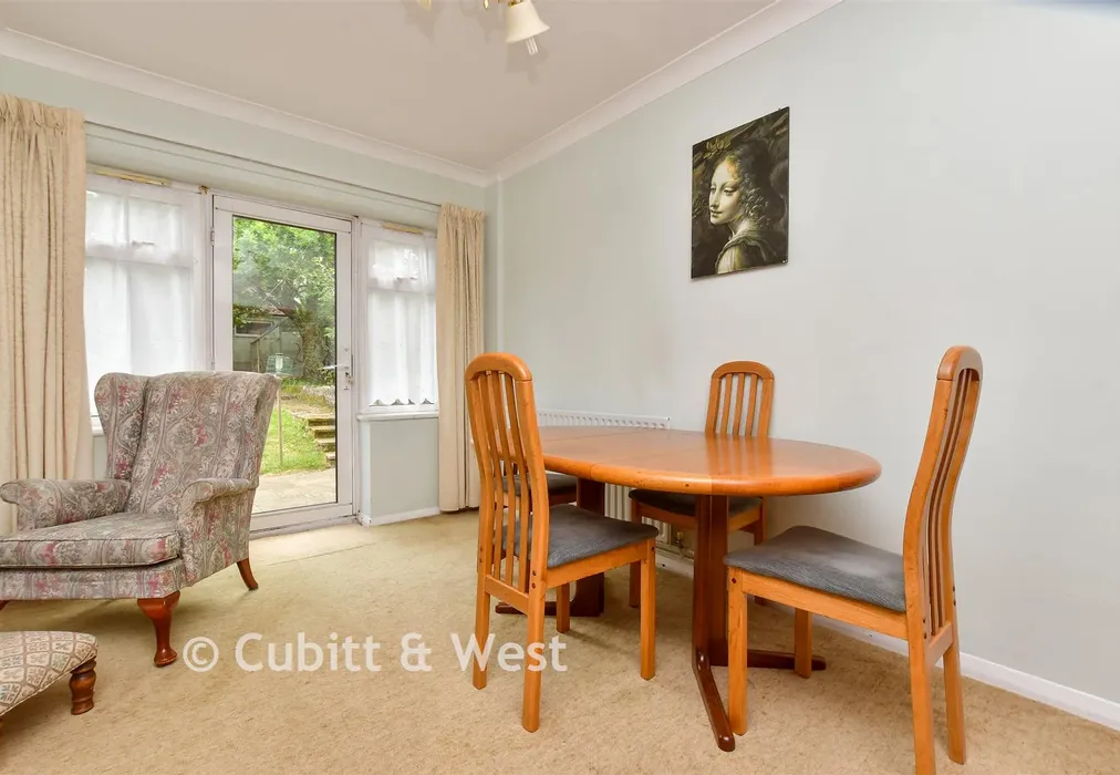 Lounge - Mosslea Road, Whyteleafe, Surrey - Wards of Kent