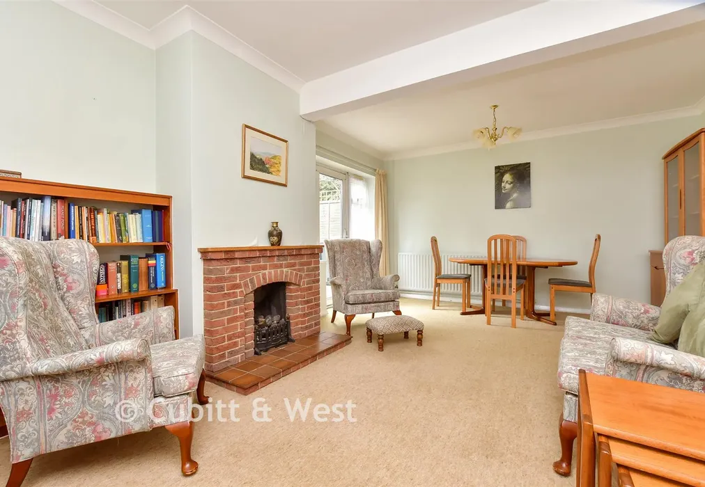 Lounge - Mosslea Road, Whyteleafe, Surrey - Wards of Kent