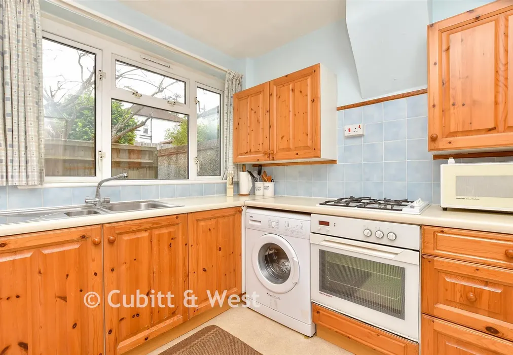 Kitchen - Mosslea Road, Whyteleafe, Surrey - Wards of Kent