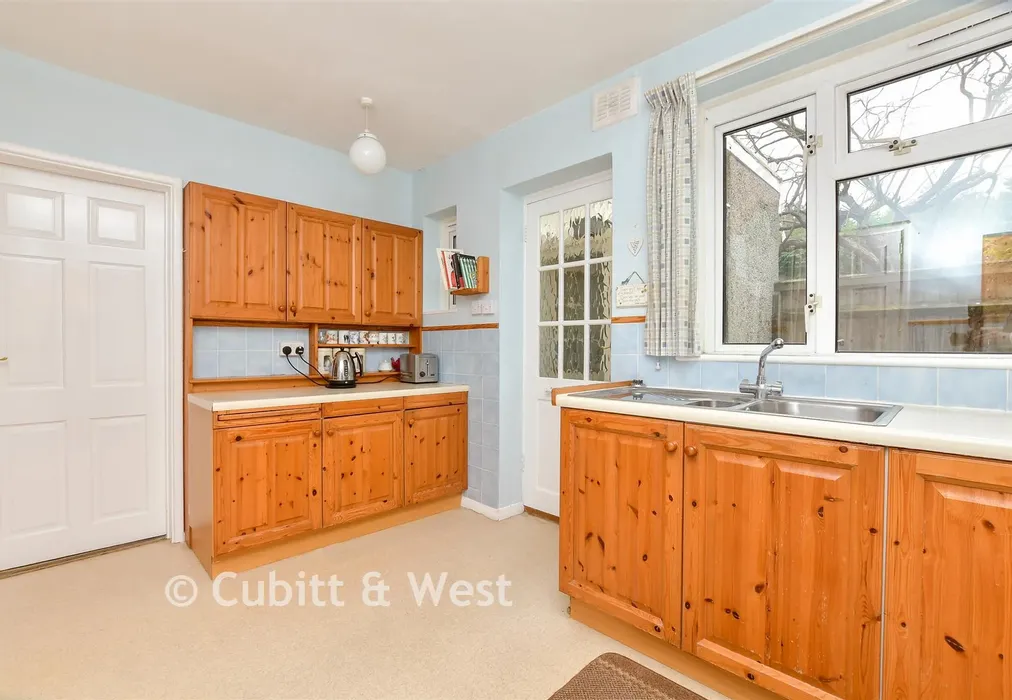 Kitchen - Mosslea Road, Whyteleafe, Surrey - Wards of Kent