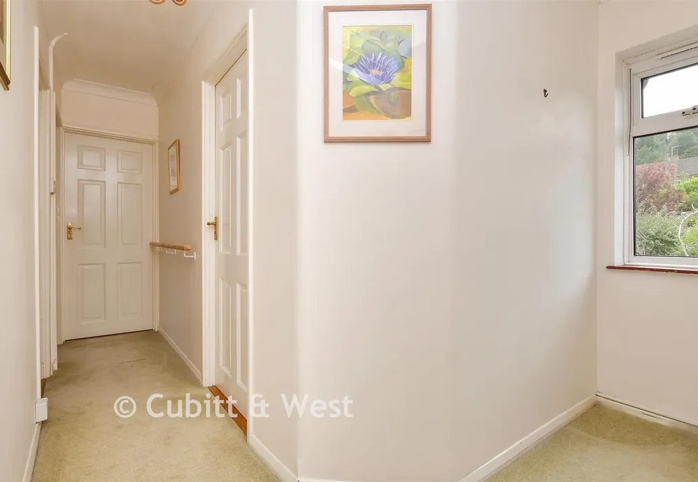 Landing - Mosslea Road, Whyteleafe, Surrey - Wards of Kent
