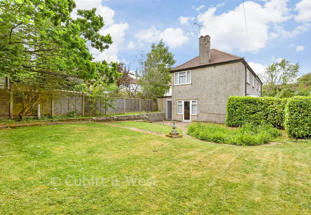 Side Garden - Mosslea Road, Whyteleafe, Surrey - Wards of Kent
