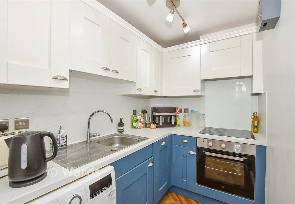 Kitchen - Swan Street, West Malling, Kent - Wards of Kent